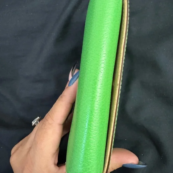 Kate Spade Bright Green Leather Wallet - Picture 10 of 10